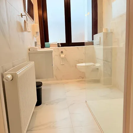3 Bis Appartement *